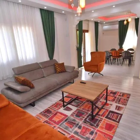 Kayakoey 4 Bedroom With Private Pool فيلة