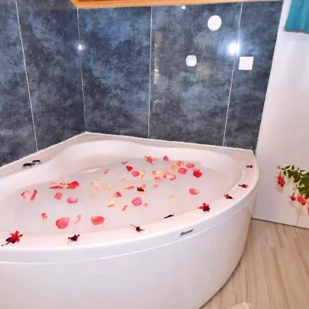 Kayakoey 4 Bedroom With Private Pool فيلة فتحية